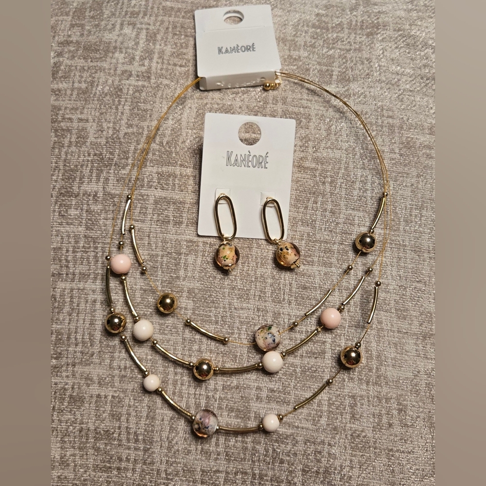 Necklace and earring‎ set